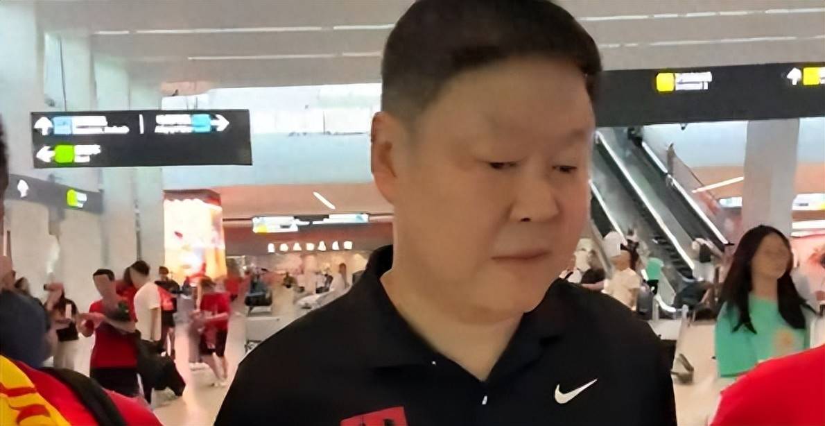 开云-冲刺阶段成都蓉城队长鼓劲——荷甲节点到来，质疑声仍在，身体对抗强度拉满(中甲成都蓉城第三阶段对手)